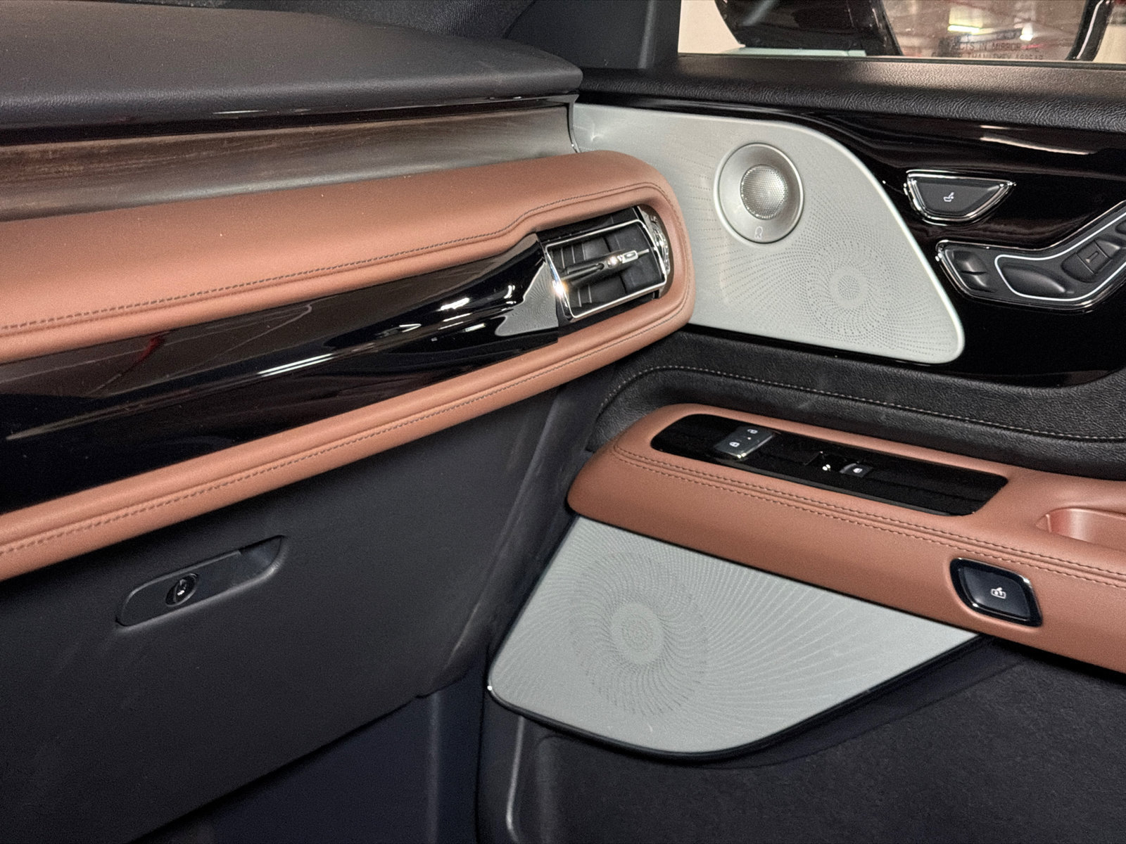 New 2027 Lincoln Aviator Reserve AWD/4WD image 32