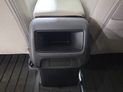 Used 2023 Honda HR-V LX image 12