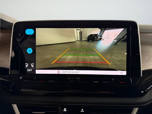 New 2026 Volkswagen Atlas SE image 16