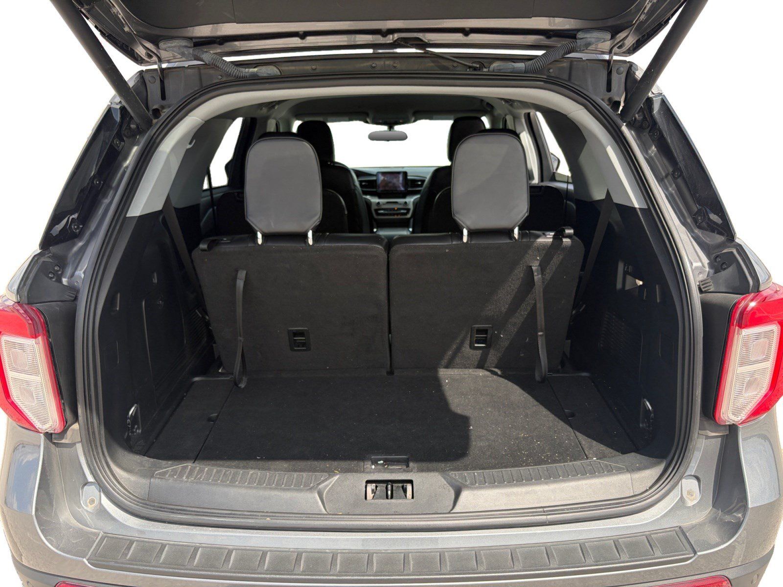 Used 2023 Ford Explorer XLT w/ Equipment Group 202A RWD image 23