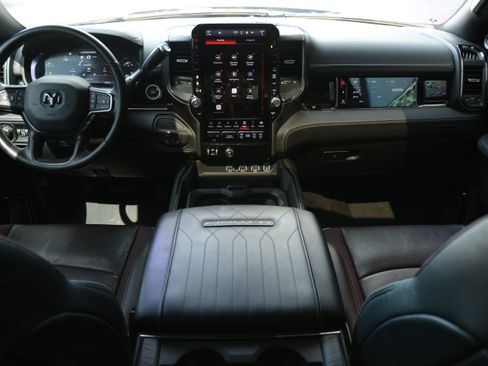 Used 2025 RAM 2500 Limited AWD/4WD image 20