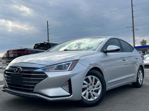 Used 2019 Hyundai Elantra SE w/ Cargo Package image 13