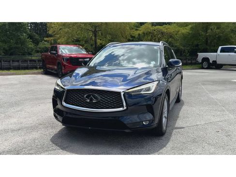 Used 2020 INFINITI QX50 Luxe w/ Navigation Package FWD image 3