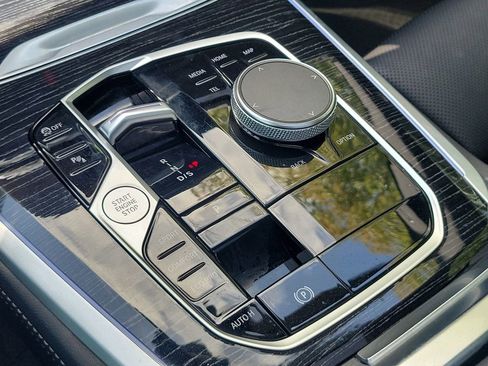 Used 2024 BMW X5 sDrive40i w/ M Sport Package RWD image 36