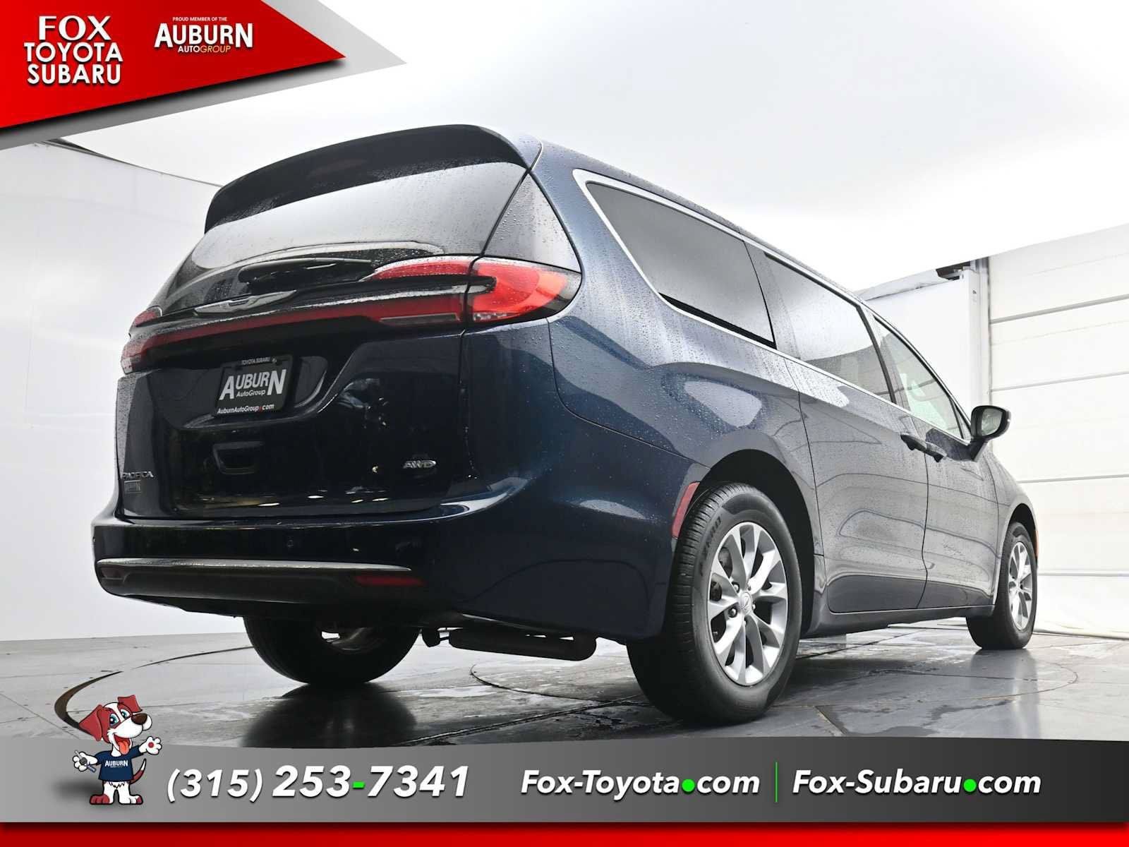 Used 2023 Chrysler Pacifica Touring-L AWD/4WD image 20