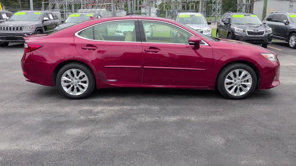 Used 2014 Lexus ES 300h w/ Luxury Package w/Bamboo Trim FWD image 9