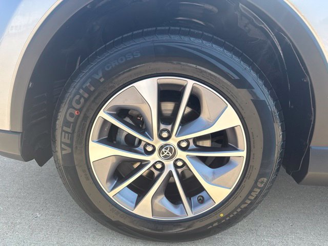 Certified 2018 Toyota RAV4 XLE w/ Convenience Package AWD/4WD image 6