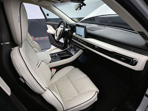 Used 2023 Lincoln Aviator Black Label w/ Dynamic Handling Package image 57