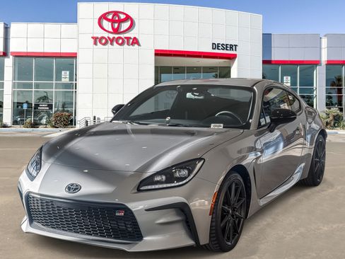 New 2026 Toyota GR86 Premium RWD image 3