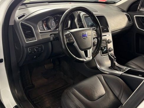 Used 2017 Volvo XC60 T6 Dynamic w/ Advanced Package image 23