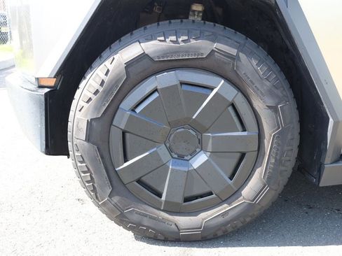 Used 2024 Tesla Cybertruck Cyberbeast AWD/4WD image 9