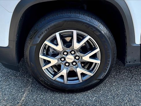 Certified 2023 GMC Acadia SLT image 29