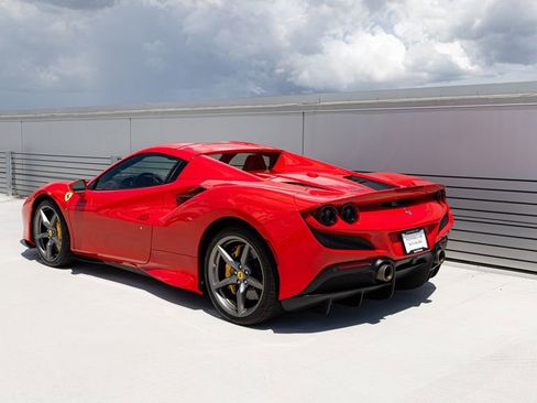 Used 2023 Ferrari F8 Tributo RWD image 10