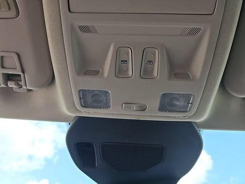Used 2020 Ford Escape Titanium AWD/4WD image 32