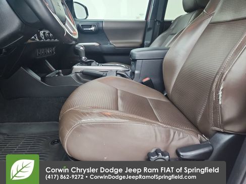 Used 2017 Toyota Tacoma Limited image 19