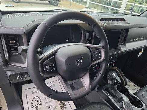 New 2025 Ford Bronco Badlands w/ Sasquatch Package image 15