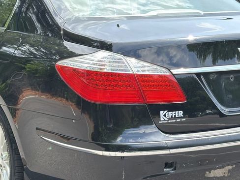 Used 2011 Hyundai Genesis 3.8 RWD image 25