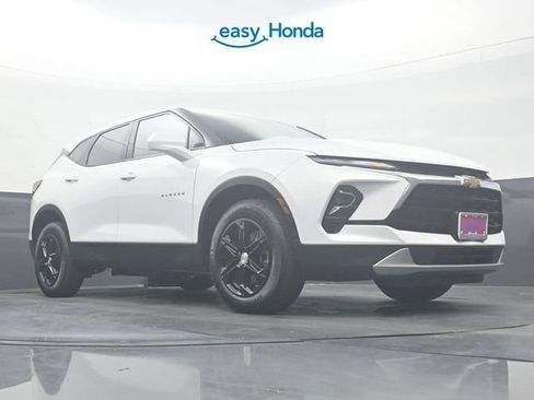 Used 2025 Chevrolet Blazer LT AWD/4WD image 26