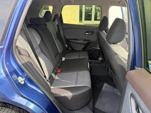 Used 2023 Nissan Rogue SV AWD/4WD image 15