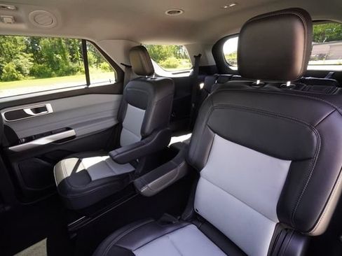 Used 2023 Ford Explorer XLT w/ Equipment Group 202A RWD image 24