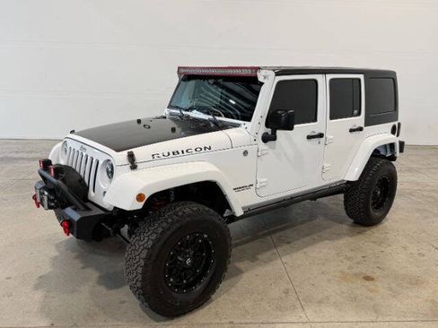 Used 2015 Jeep Wrangler Unlimited Rubicon w/ Connectivity Group AWD/4WD image 2