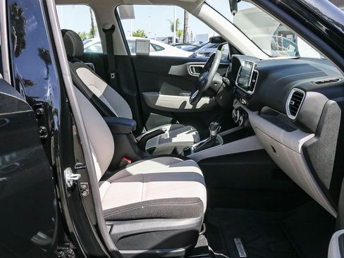 Certified 2024 Hyundai Venue SEL FWD image 21