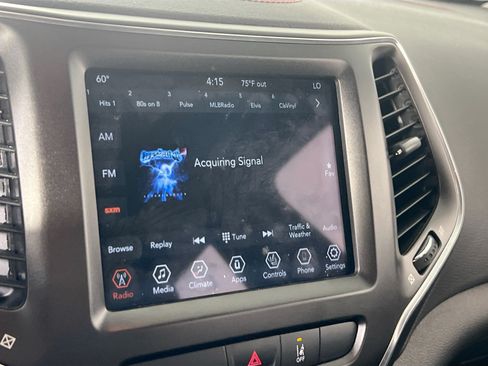Used 2022 Jeep Cherokee Trailhawk AWD/4WD image 14