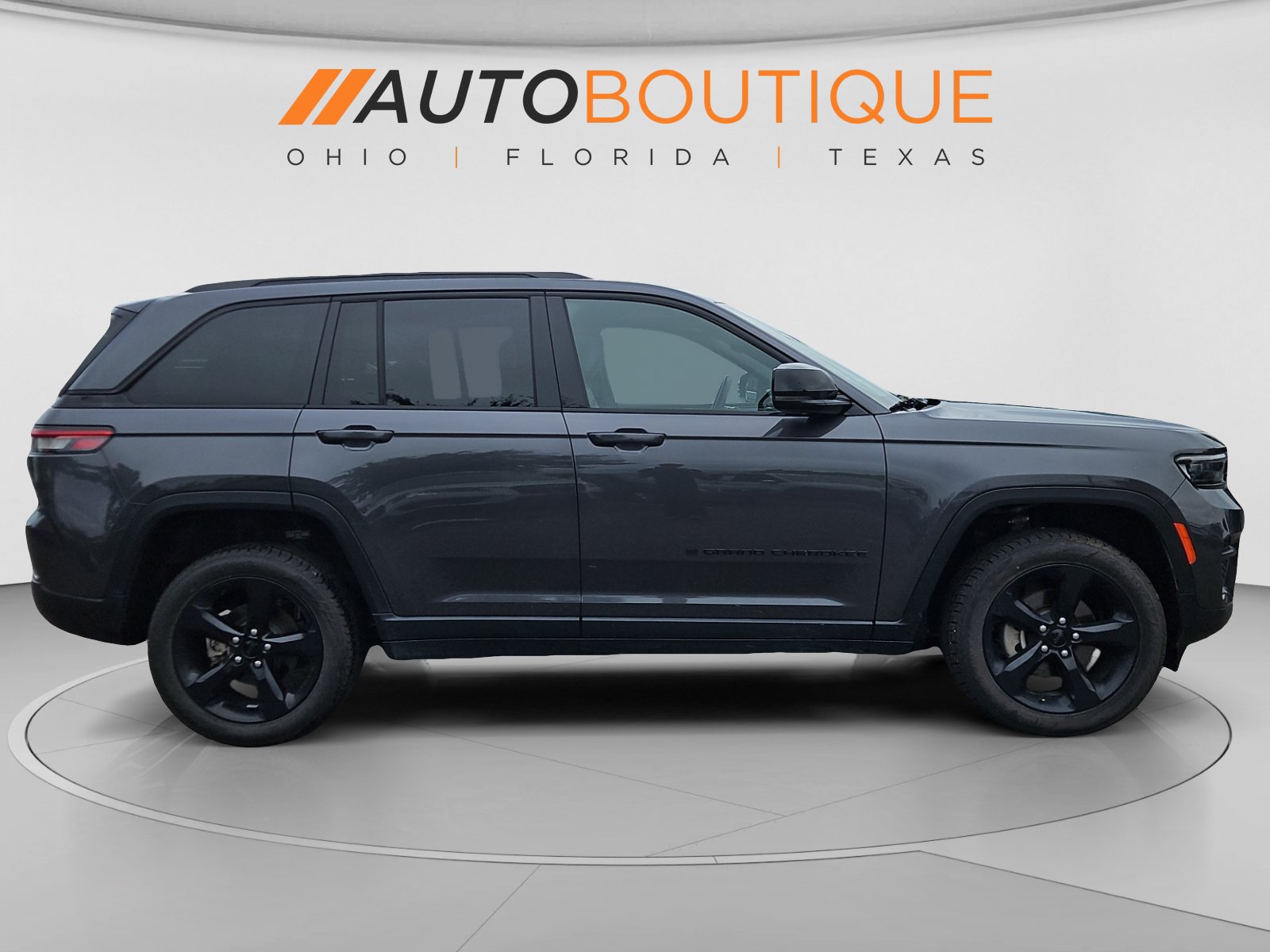 Used 2022 Jeep Grand Cherokee Altitude AWD/4WD image 6