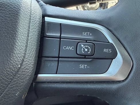 Used 2024 Jeep Compass Latitude AWD/4WD image 17