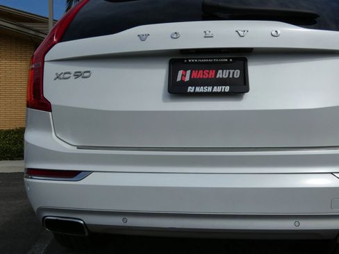 Used 2017 Volvo XC90 T6 Inscription w/ Vision Package image 11