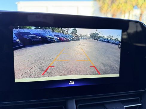 Certified 2024 Chevrolet Trax RS w/ Sunroof Package image 25