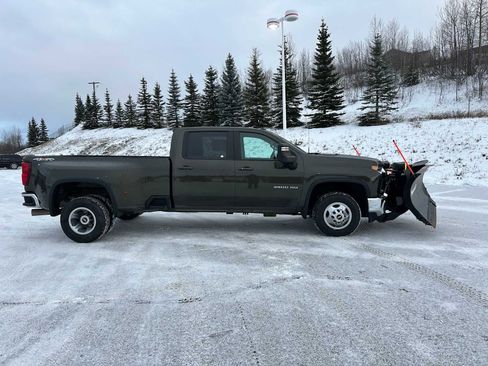 Used 2023 Chevrolet Silverado 3500 LT w/ Convenience Package image 13