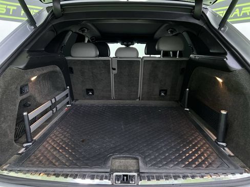 Used 2018 Bentley Bentayga AWD/4WD image 28