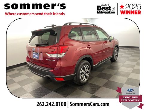 Used 2024 Subaru Forester Premium AWD/4WD image 6