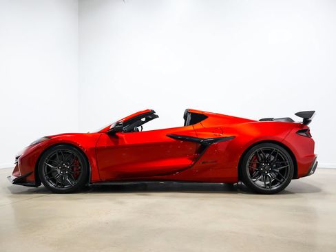 Used 2025 Chevrolet Corvette Z06 w/ Z07 Performance Package RWD image 15
