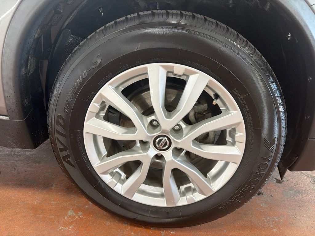 Used 2019 Nissan Rogue SV AWD/4WD image 11