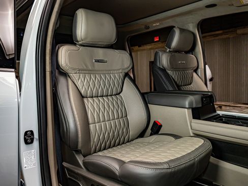 Used 2026 Ford F350 Platinum w/ Platinum Plus Package image 28