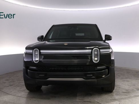 Used 2025 Rivian R1S Premium AWD/4WD image 12