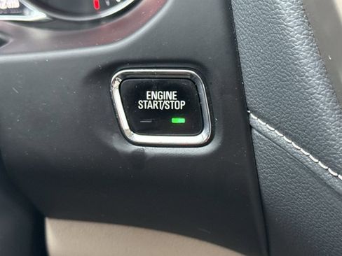 Used 2020 GMC Acadia Denali w/ Technology Package image 29