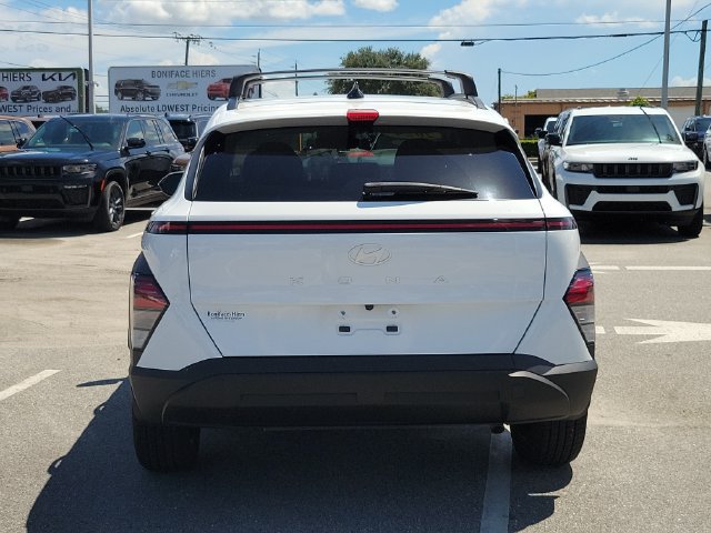 Used 2024 Hyundai Kona SEL FWD image 5