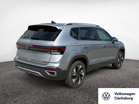 New 2025 Volkswagen Taos SE image 5