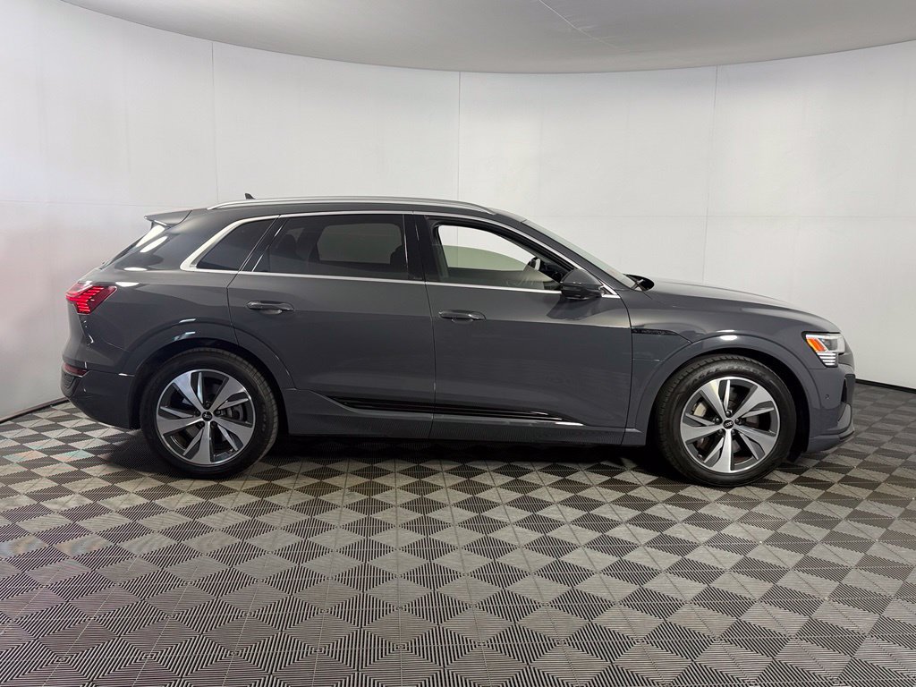 Used 2024 Audi Q8 e-tron Premium Plus w/ Premium Plus Package AWD/4WD image 5