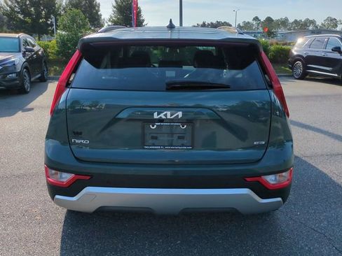 Used 2025 Kia Niro EX FWD image 6