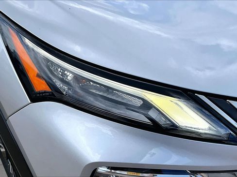 Used 2022 Nissan Rogue SV AWD/4WD image 27