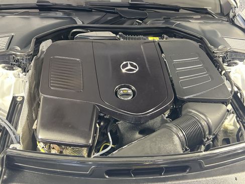Used 2025 Mercedes-Benz C 300 4MATIC Sedan image 30