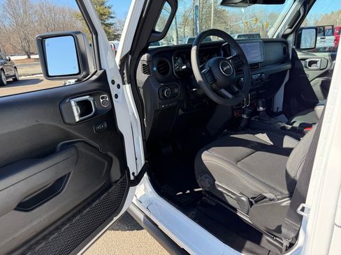 Used 2025 Jeep Wrangler Unlimited Rubicon 4xe w/ Safety Group image 19