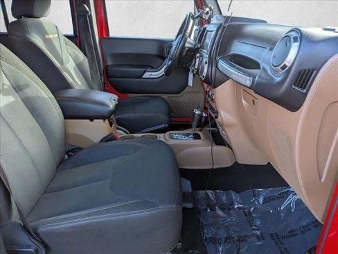 Used 2016 Jeep Wrangler Unlimited Rubicon w/ Connectivity Group image 21