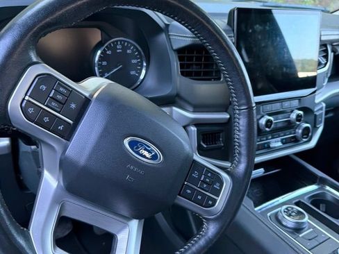 Used 2024 Ford Expedition XLT AWD/4WD image 4