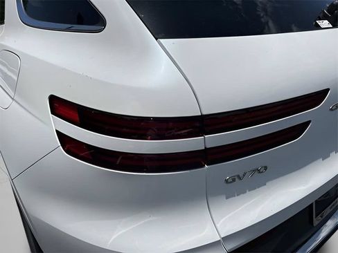 New 2026 Genesis GV70 2.5T AWD/4WD image 16