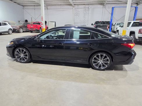 Used 2019 Toyota Avalon XSE w/ All Weather Liner Package FWD image 5